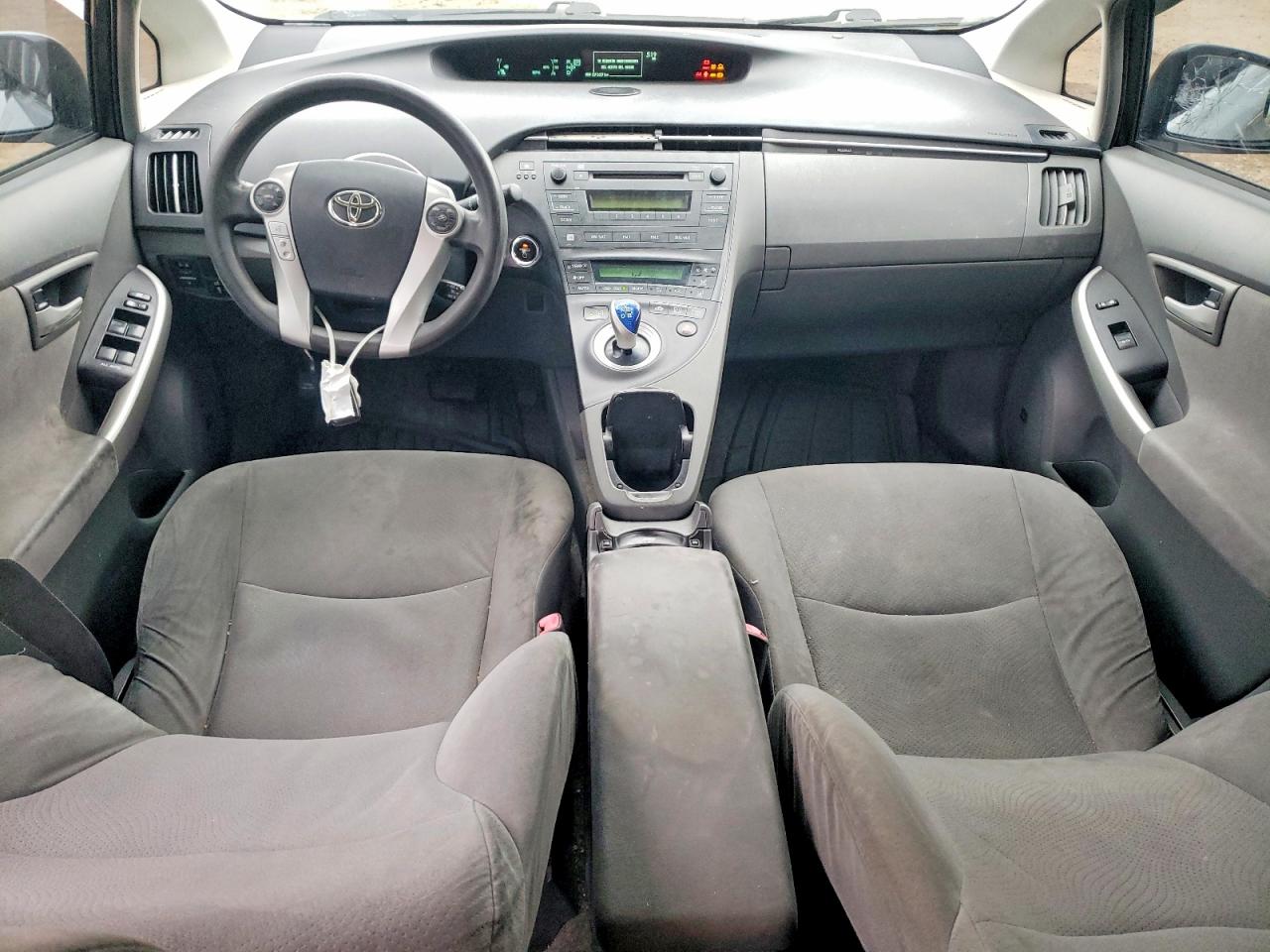 2010 TOYOTA PRIUS III photo 15