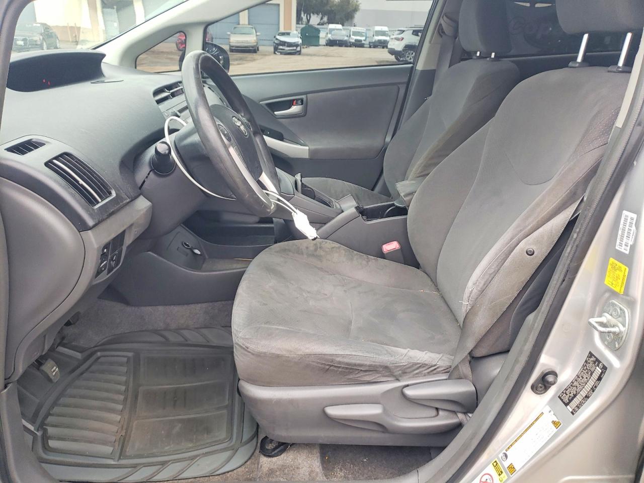 2010 TOYOTA PRIUS III photo 13