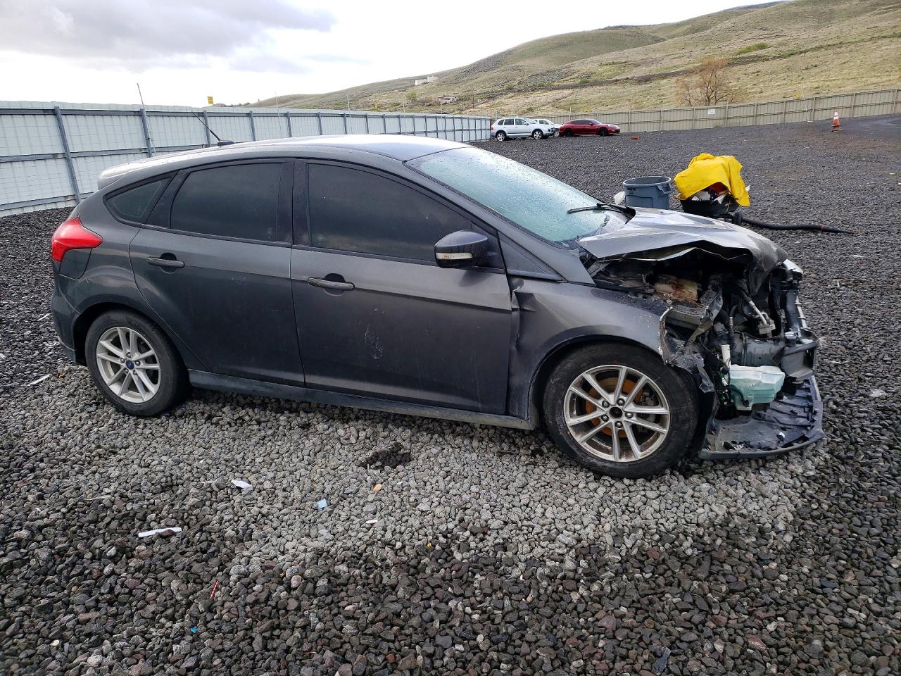 2017 FORD FOCUS SE photo 7