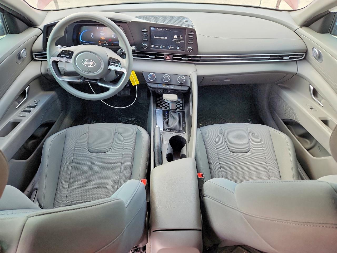 2025 HYUNDAI ELANTRA SE photo 15