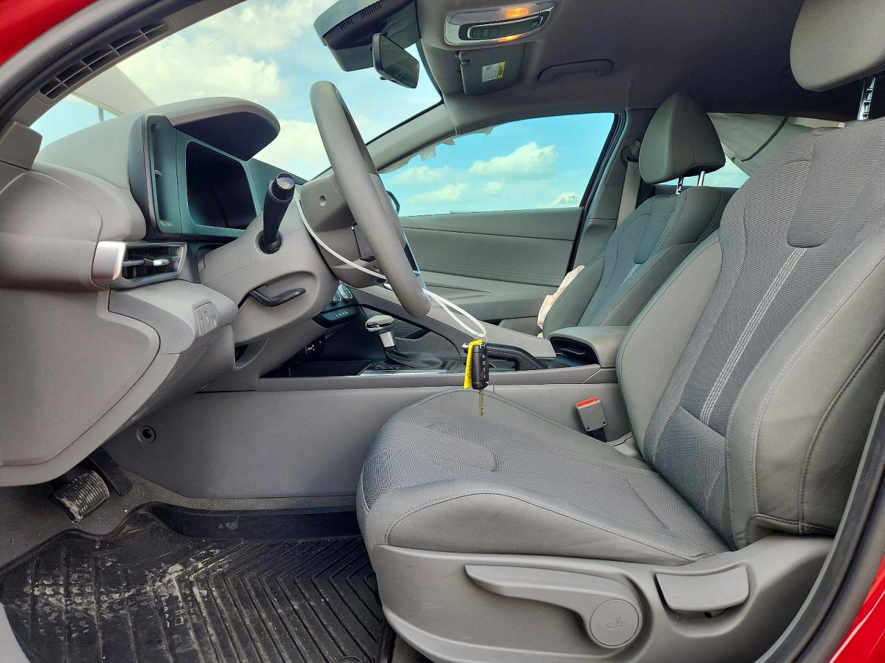 2025 HYUNDAI ELANTRA SE photo 13