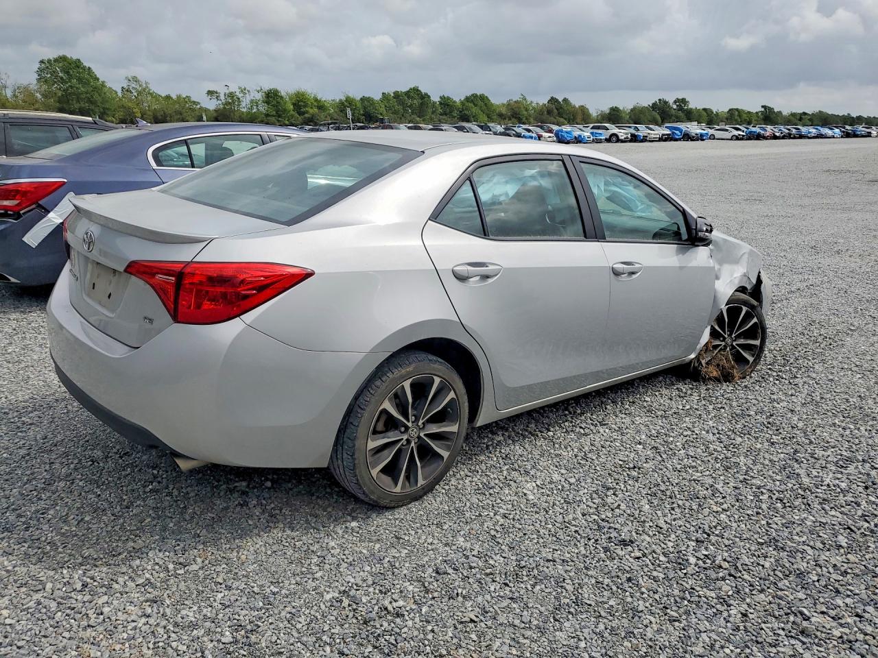 2018 TOYOTA COROLLA SE photo 5