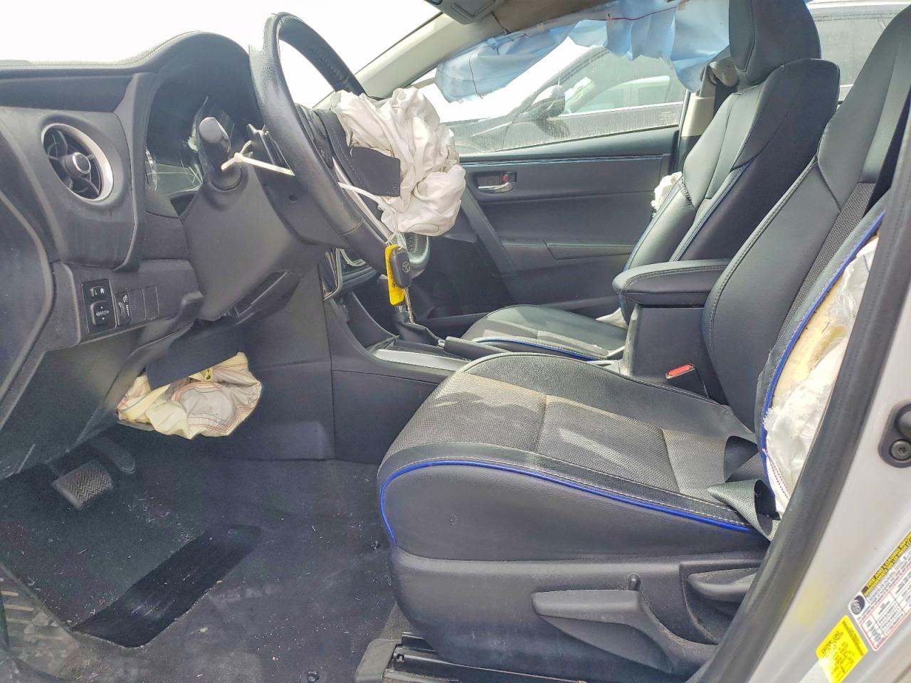 2018 TOYOTA COROLLA SE photo 13