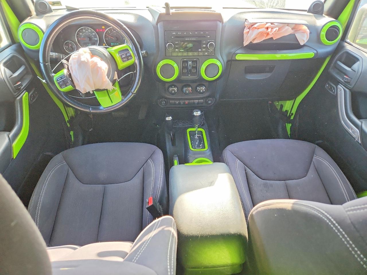 2013 JEEP WRANGLER UNLIMITED SAHARA photo 8