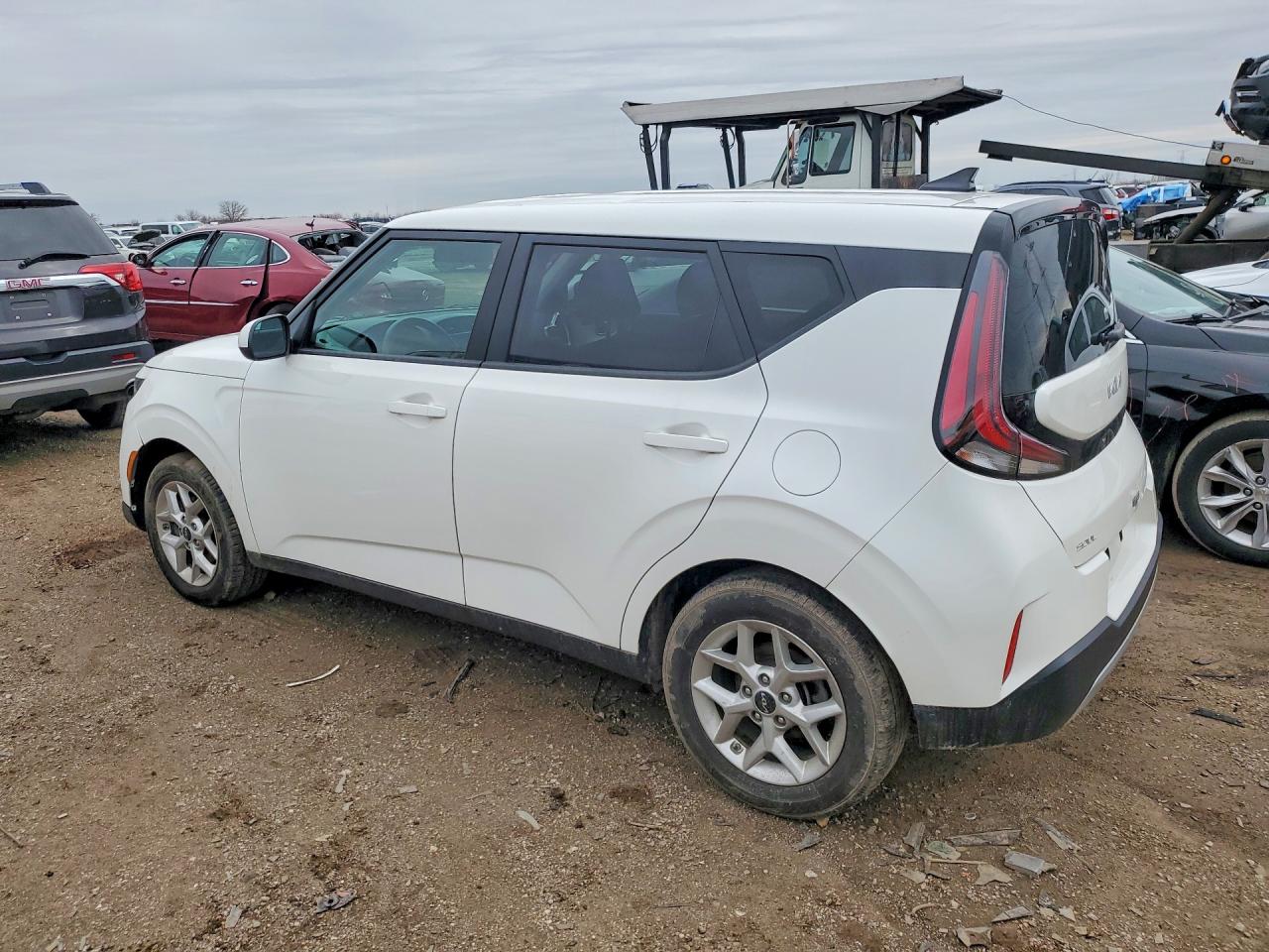 2024 KIA SOUL LX photo 3