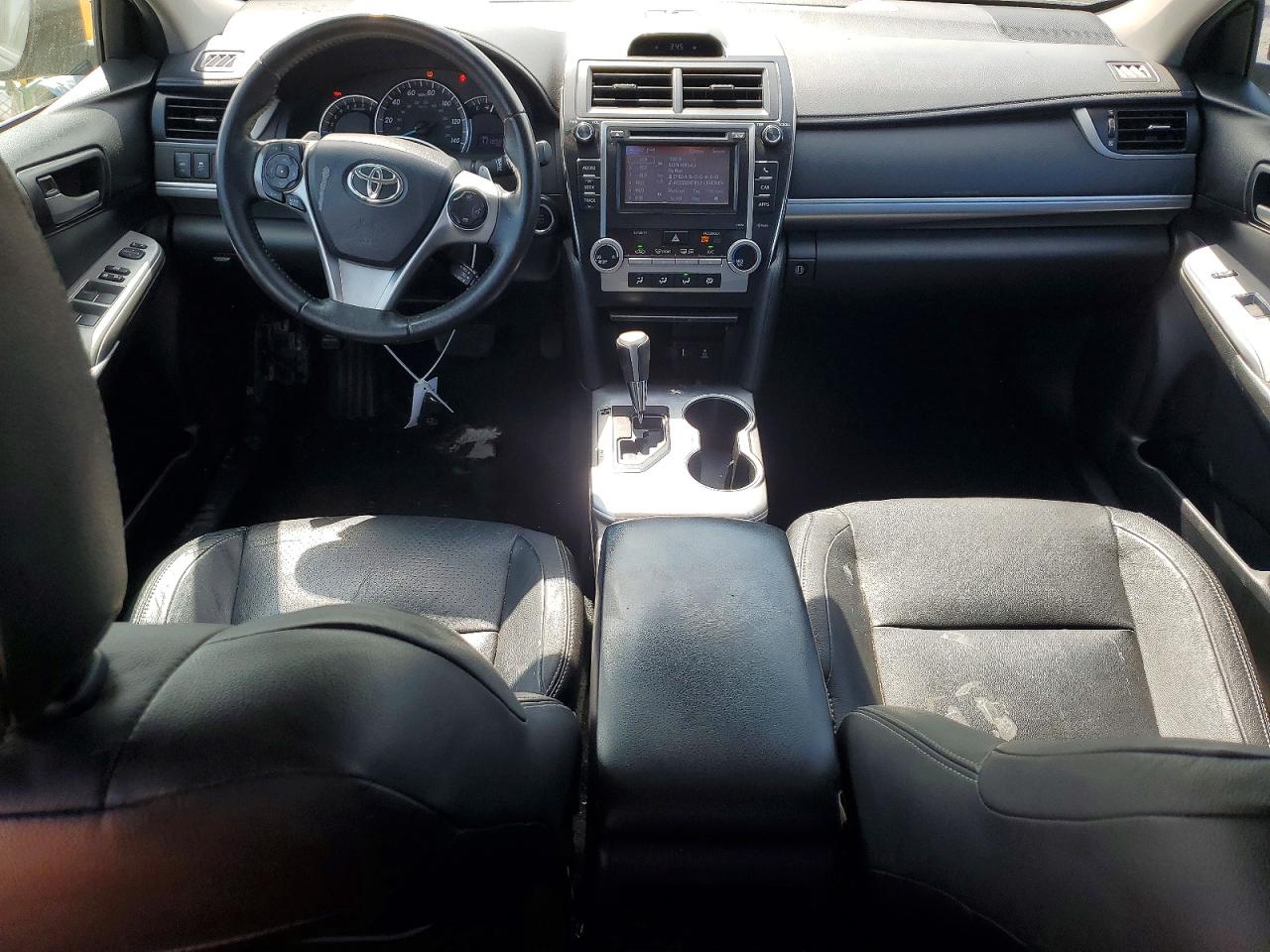 2014 TOYOTA CAMRY SE photo 22