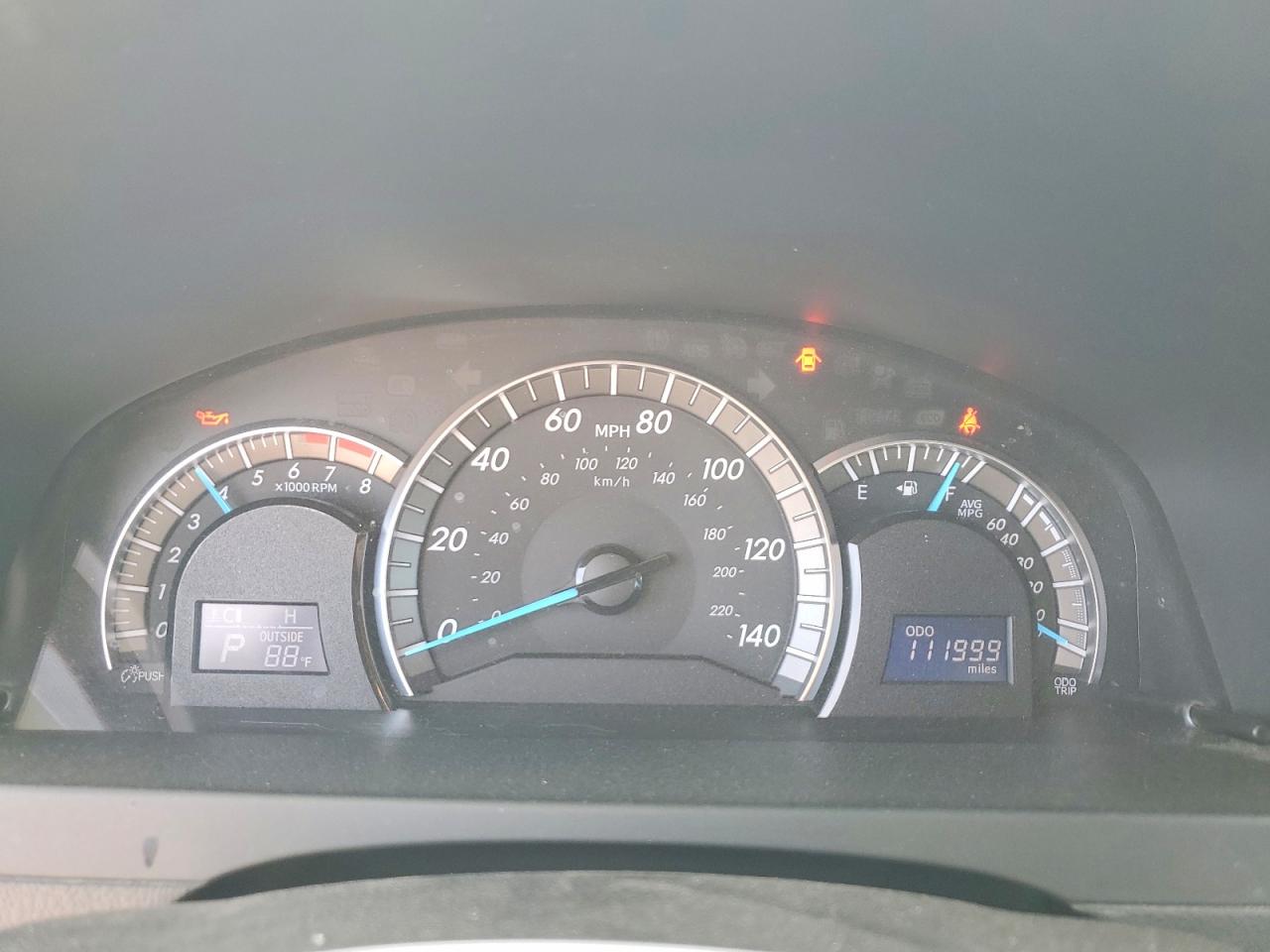 2014 TOYOTA CAMRY SE photo 25