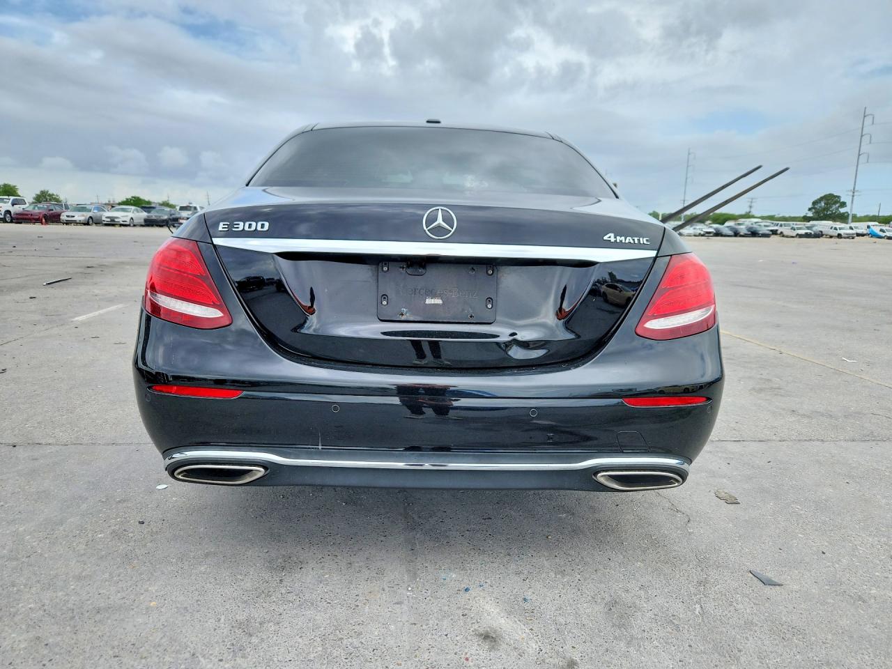 2018 MERCEDES-BENZ E 300 4MATIC photo 11