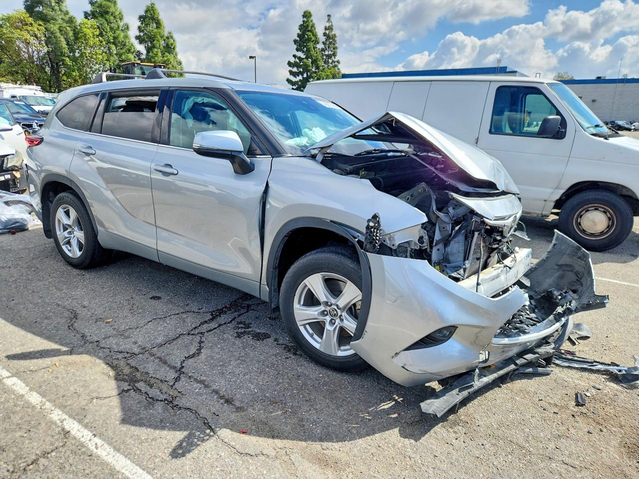 2022 TOYOTA HIGHLANDER LE photo 7