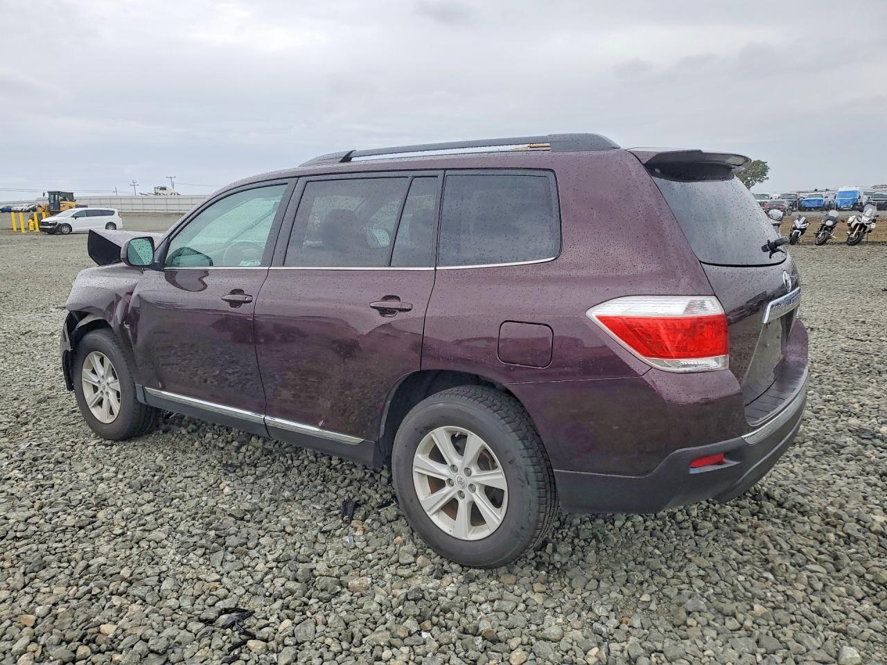 2013 TOYOTA HIGHLANDER PLUS photo 4