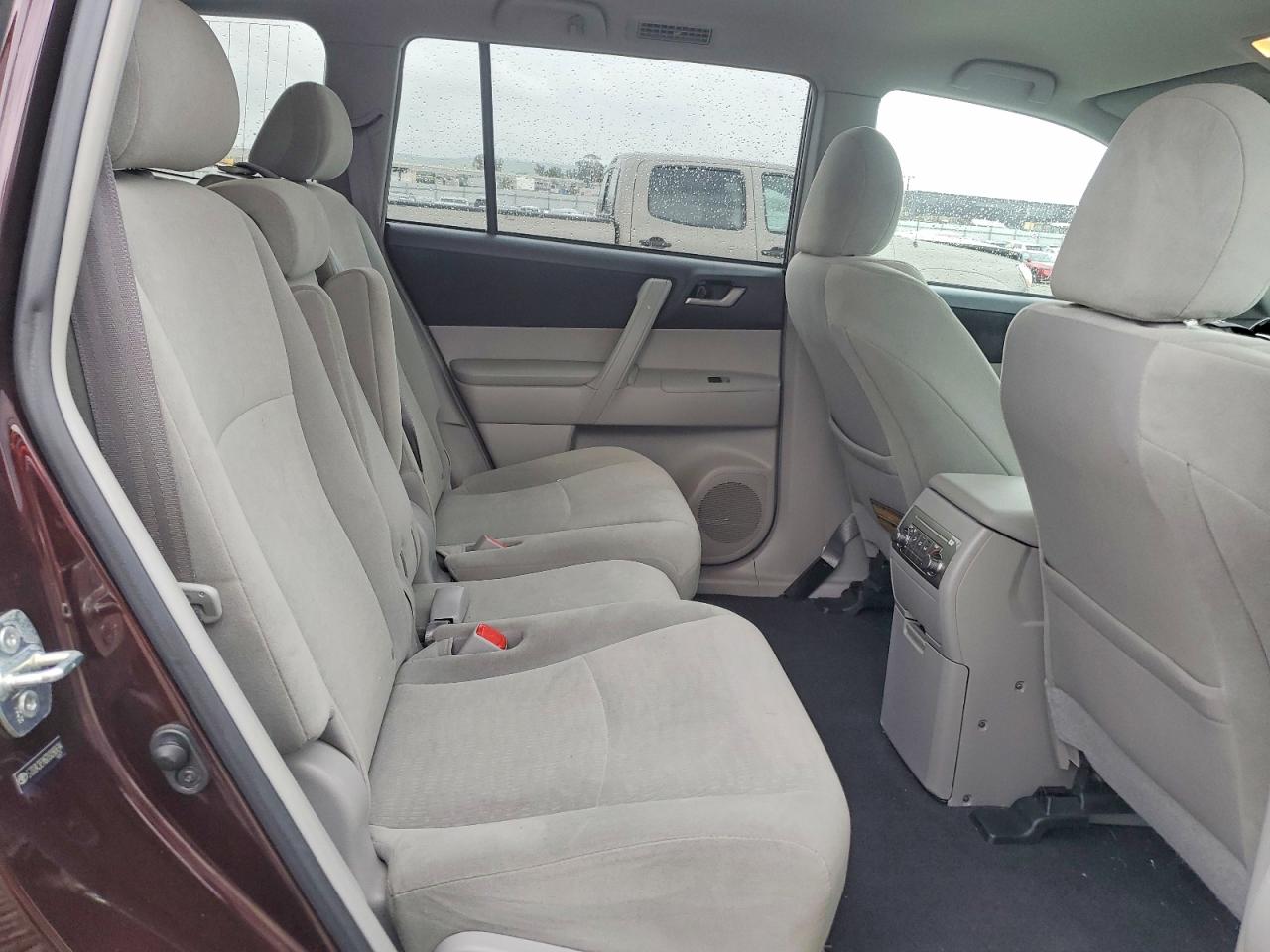 2013 TOYOTA HIGHLANDER PLUS photo 31