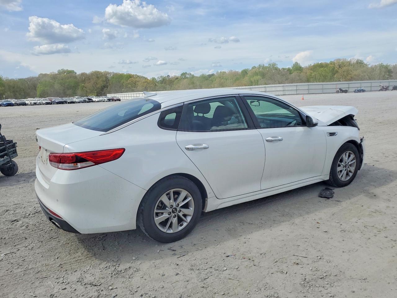 2018 KIA OPTIMA LX photo 3