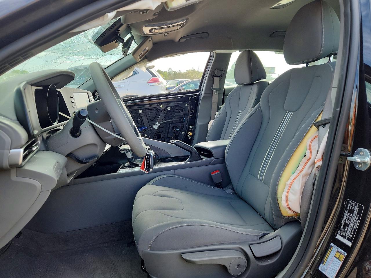 2023 HYUNDAI ELANTRA SEL photo 13