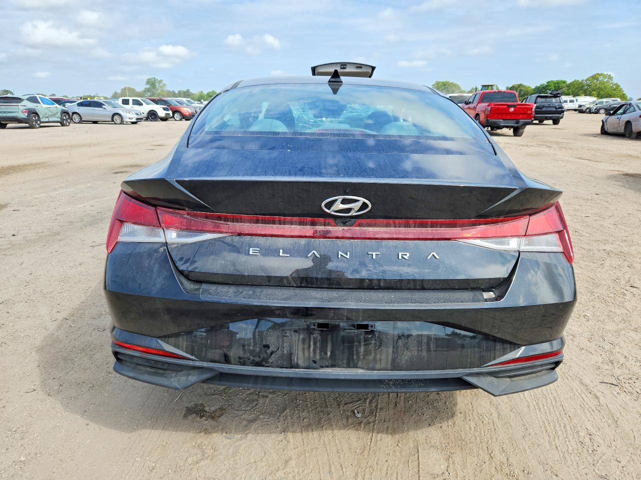 2023 HYUNDAI ELANTRA SEL photo 11