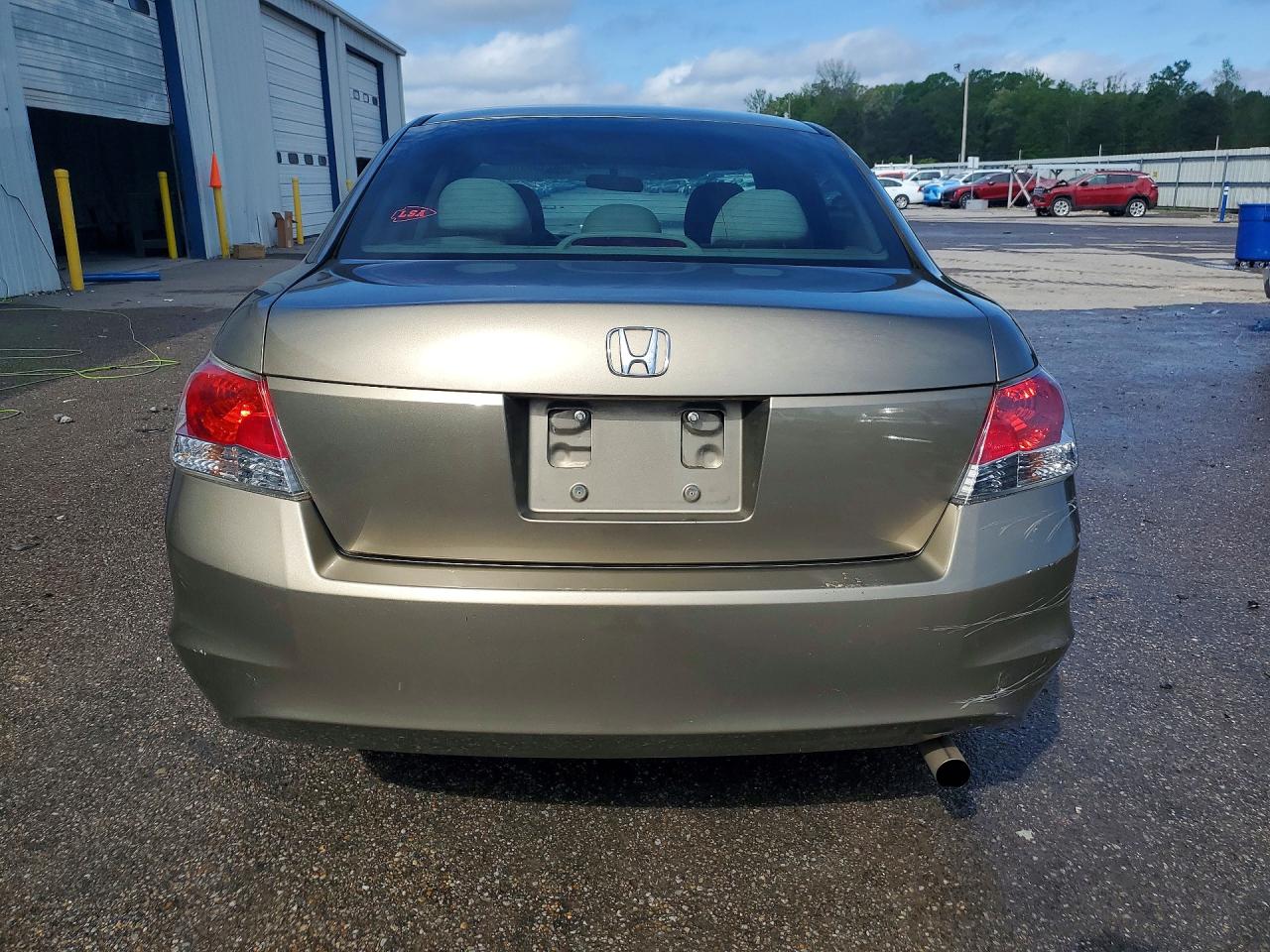 2010 HONDA ACCORD LX photo 16