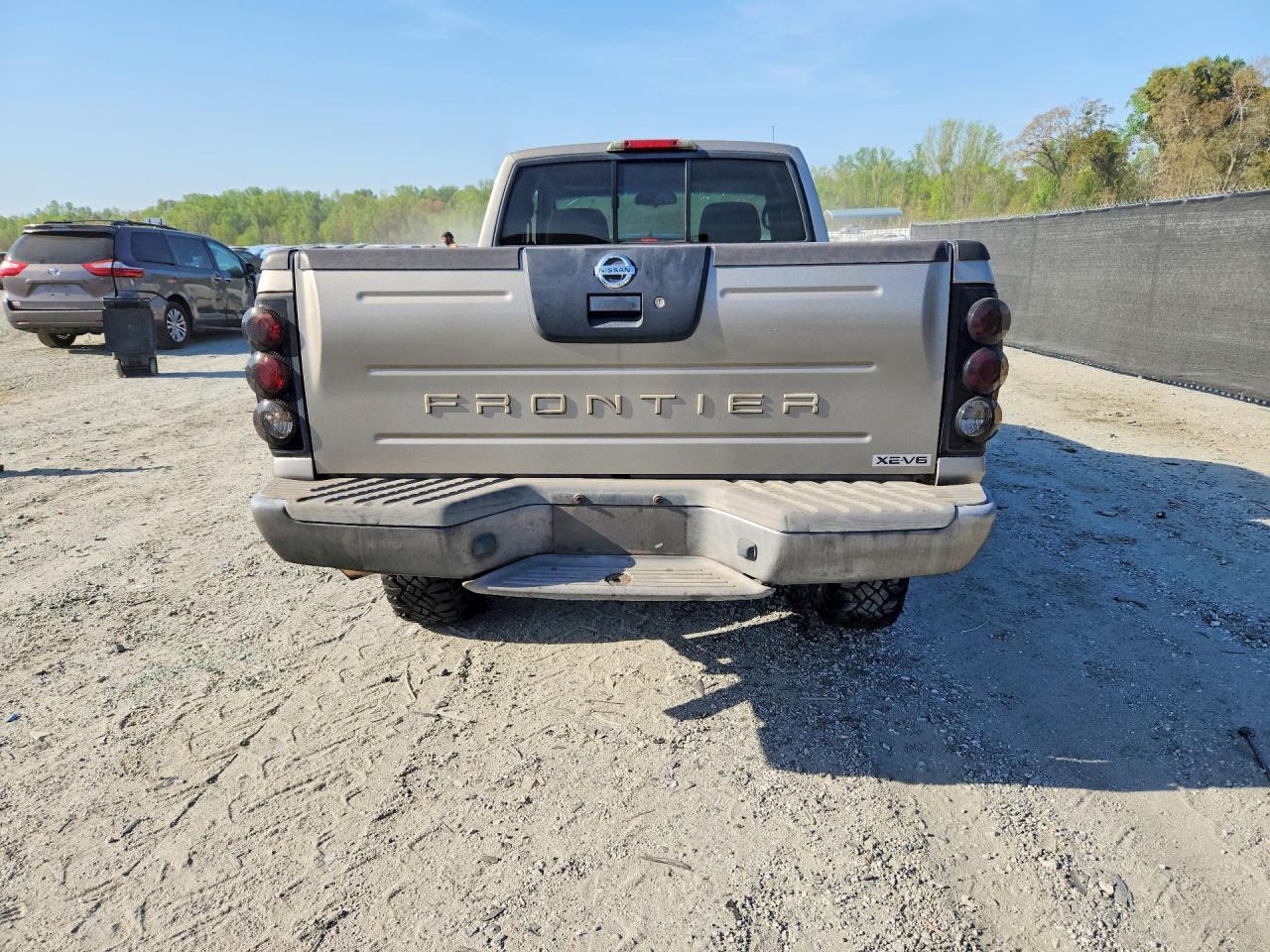 2004 NISSAN FRONTIER XE-V6 DESERT RUNNER photo 11
