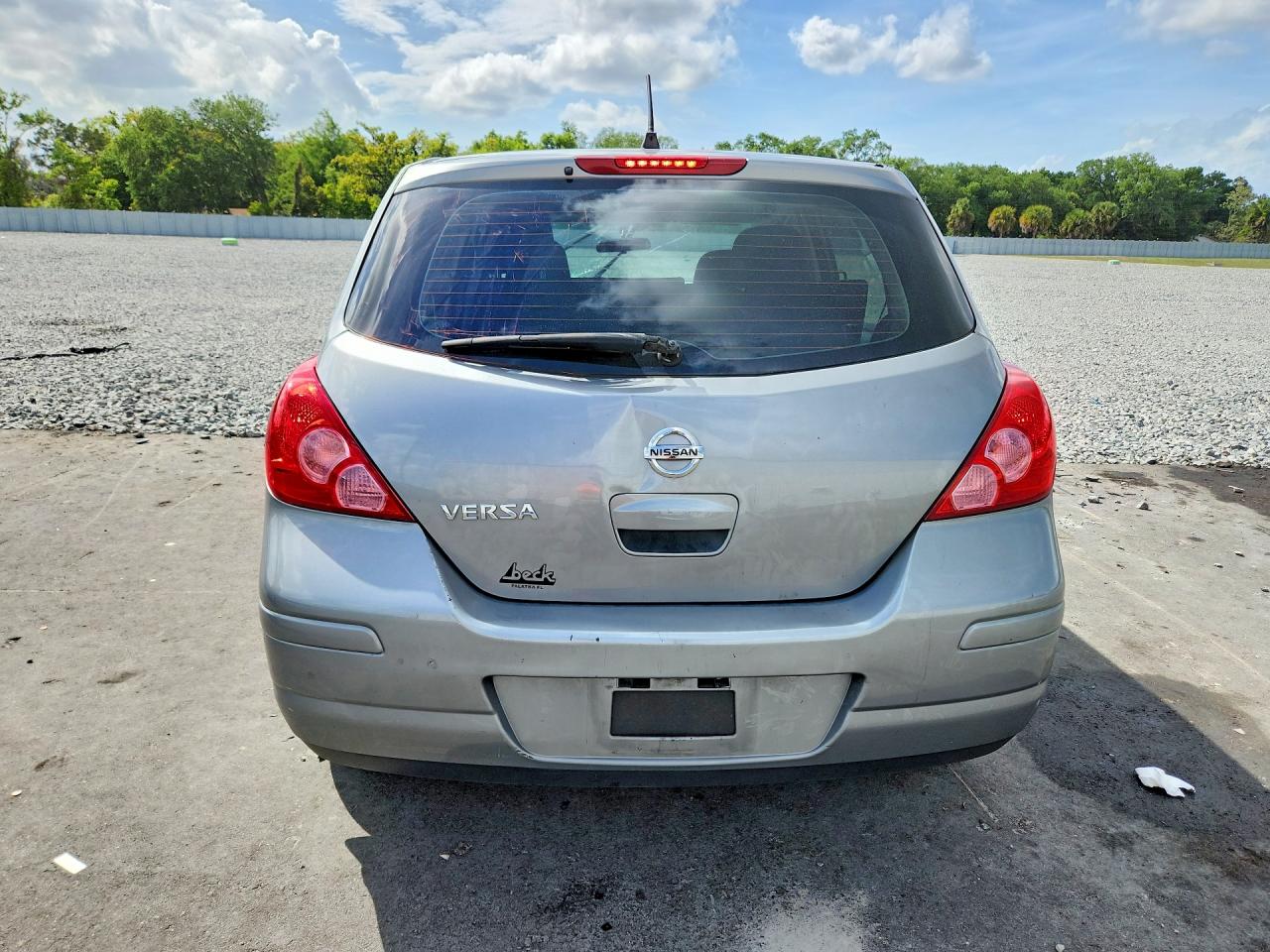 2011 NISSAN VERSA 1.8 S photo 6