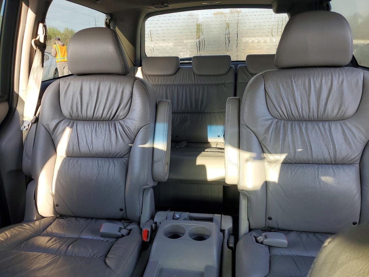 2010 HONDA ODYSSEY TOURING photo 28