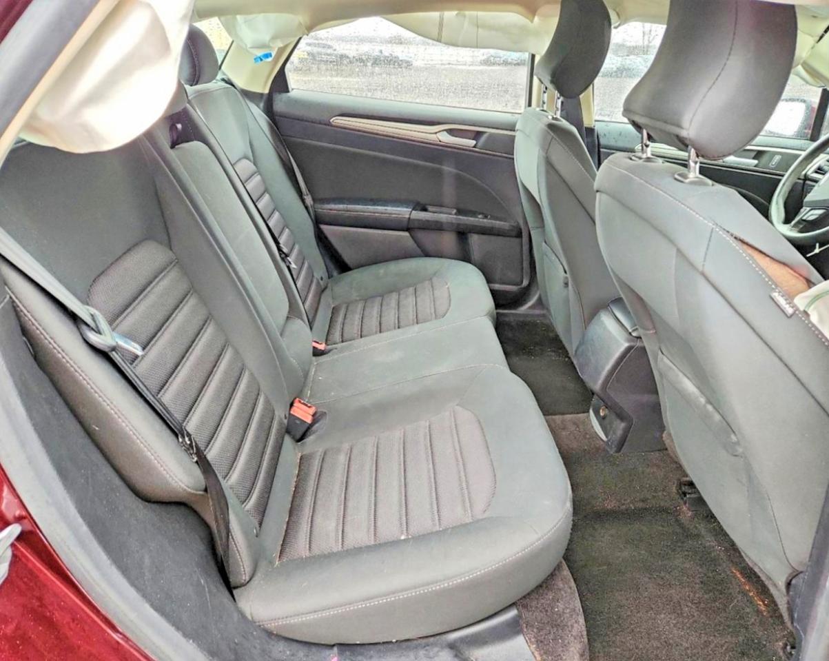 2017 FORD FUSION SE photo 19