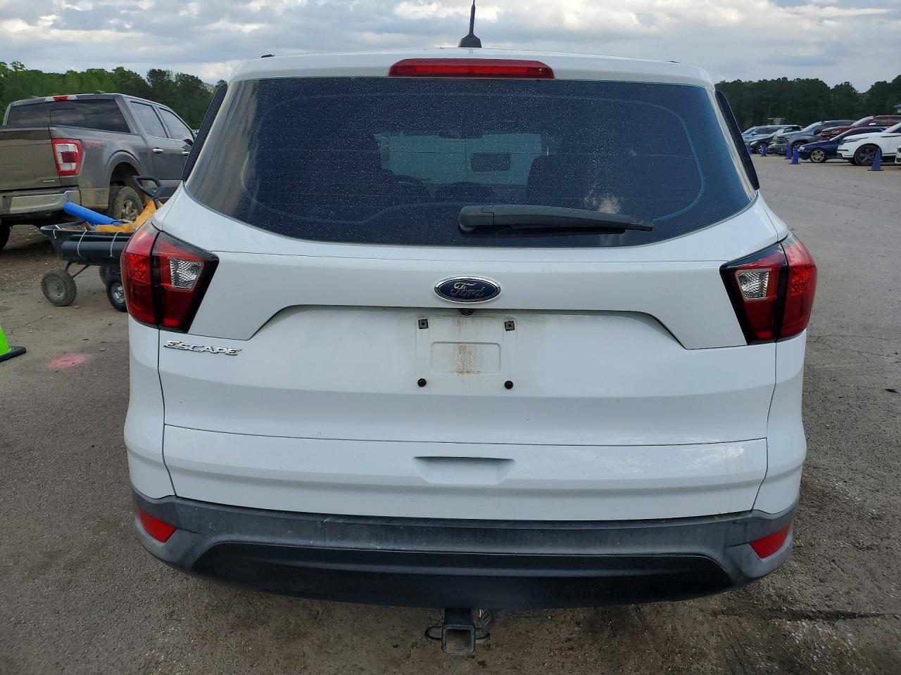 2019 FORD ESCAPE S photo 16
