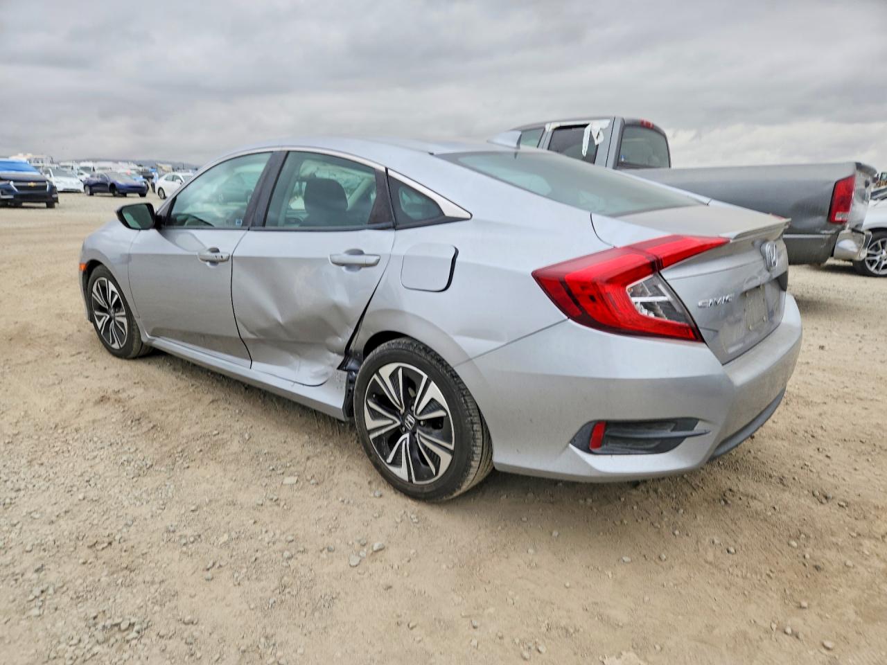 2017 HONDA CIVIC EX photo 2