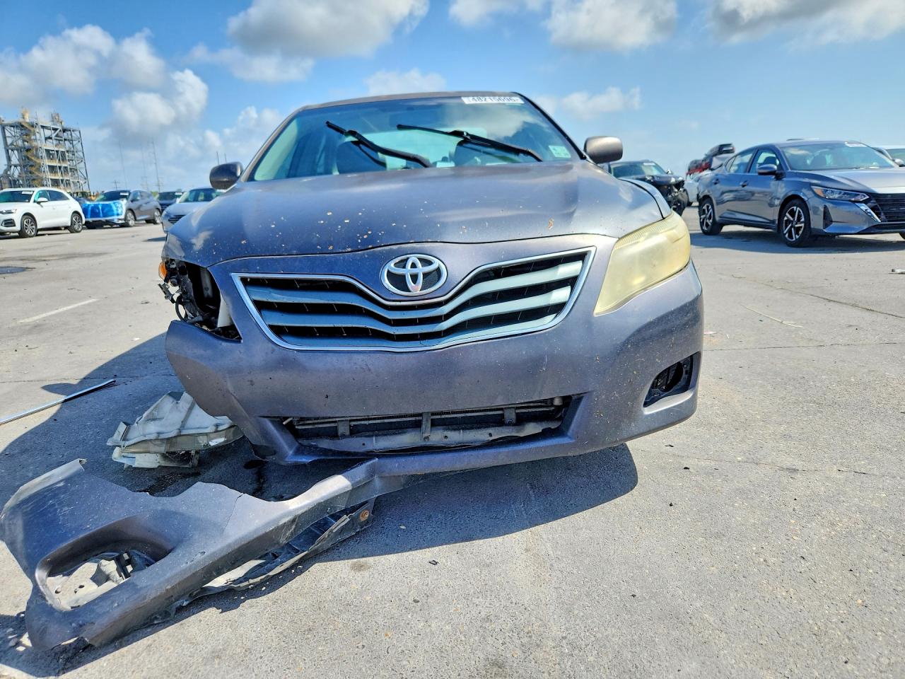 2010 TOYOTA CAMRY LE photo 9