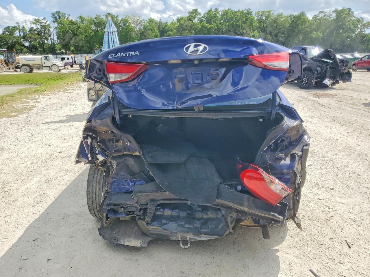 2014 HYUNDAI ELANTRA SE photo 6