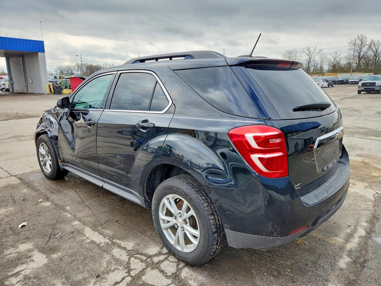 2016 CHEVROLET EQUINOX LT photo 2