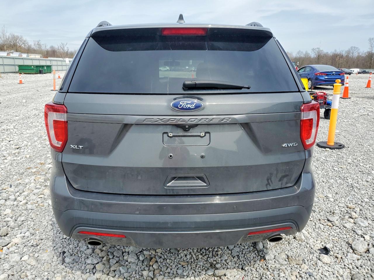 2017 FORD EXPLORER XLT photo 11