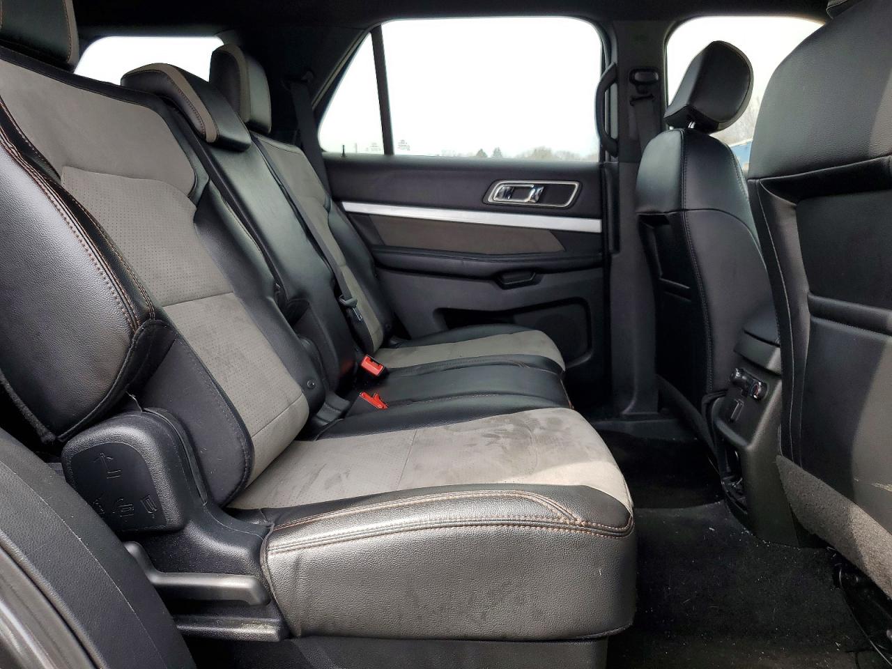 2017 FORD EXPLORER XLT photo 21