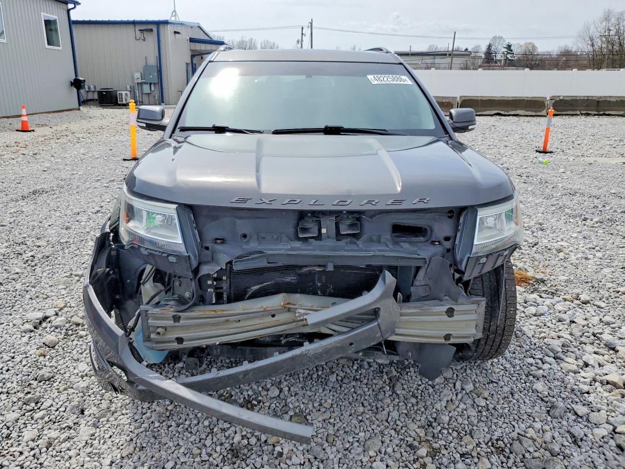 2017 FORD EXPLORER XLT photo 9