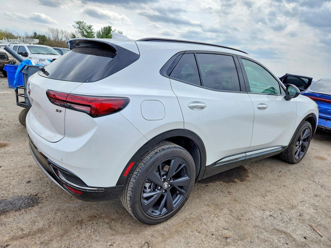 2023 BUICK ENVISION ESSENCE photo 5