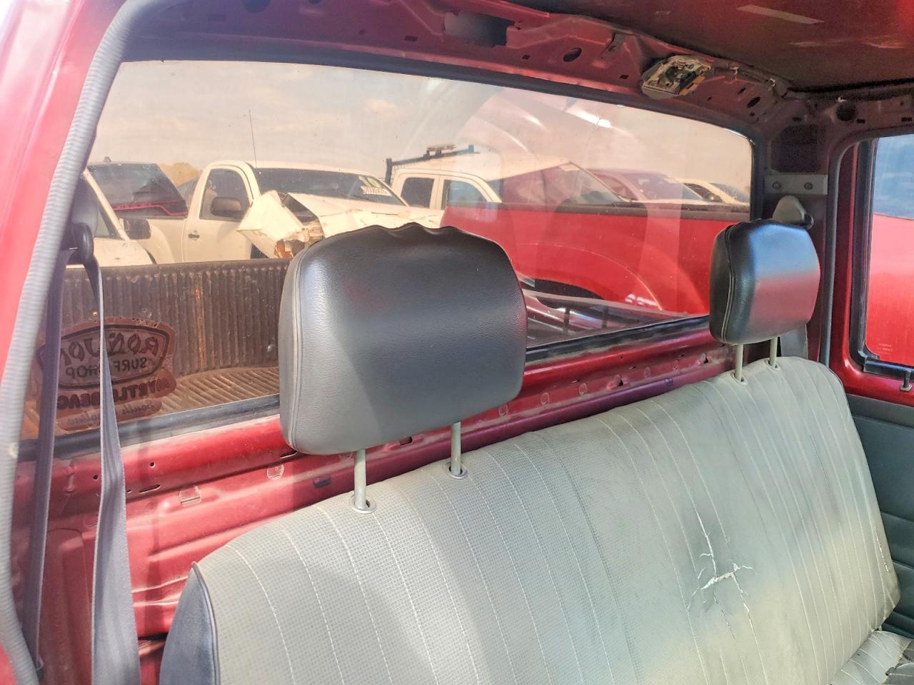 1994 NISSAN TRUCK BASE photo 28