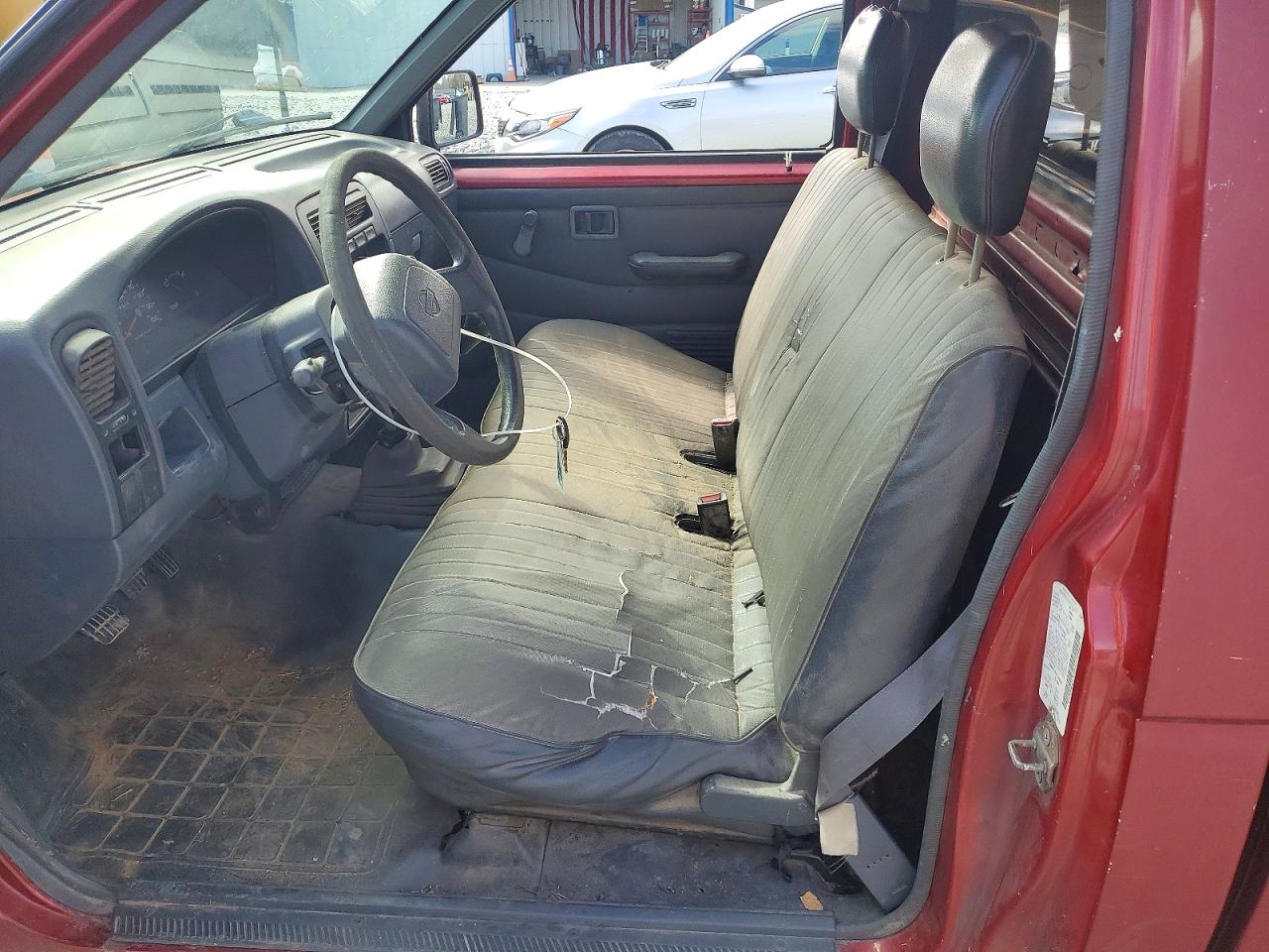 1994 NISSAN TRUCK BASE photo 19