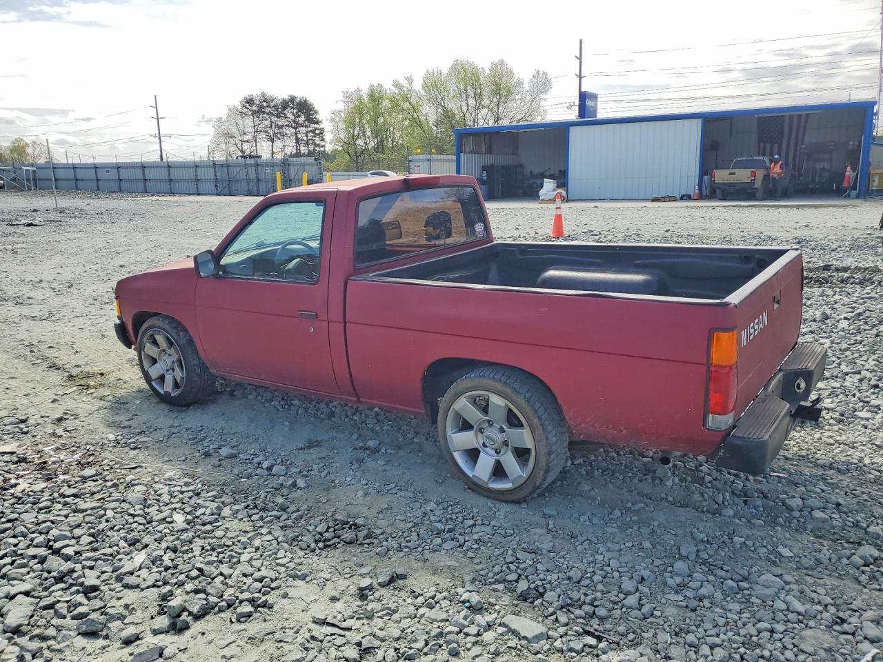 1994 NISSAN TRUCK BASE photo 4
