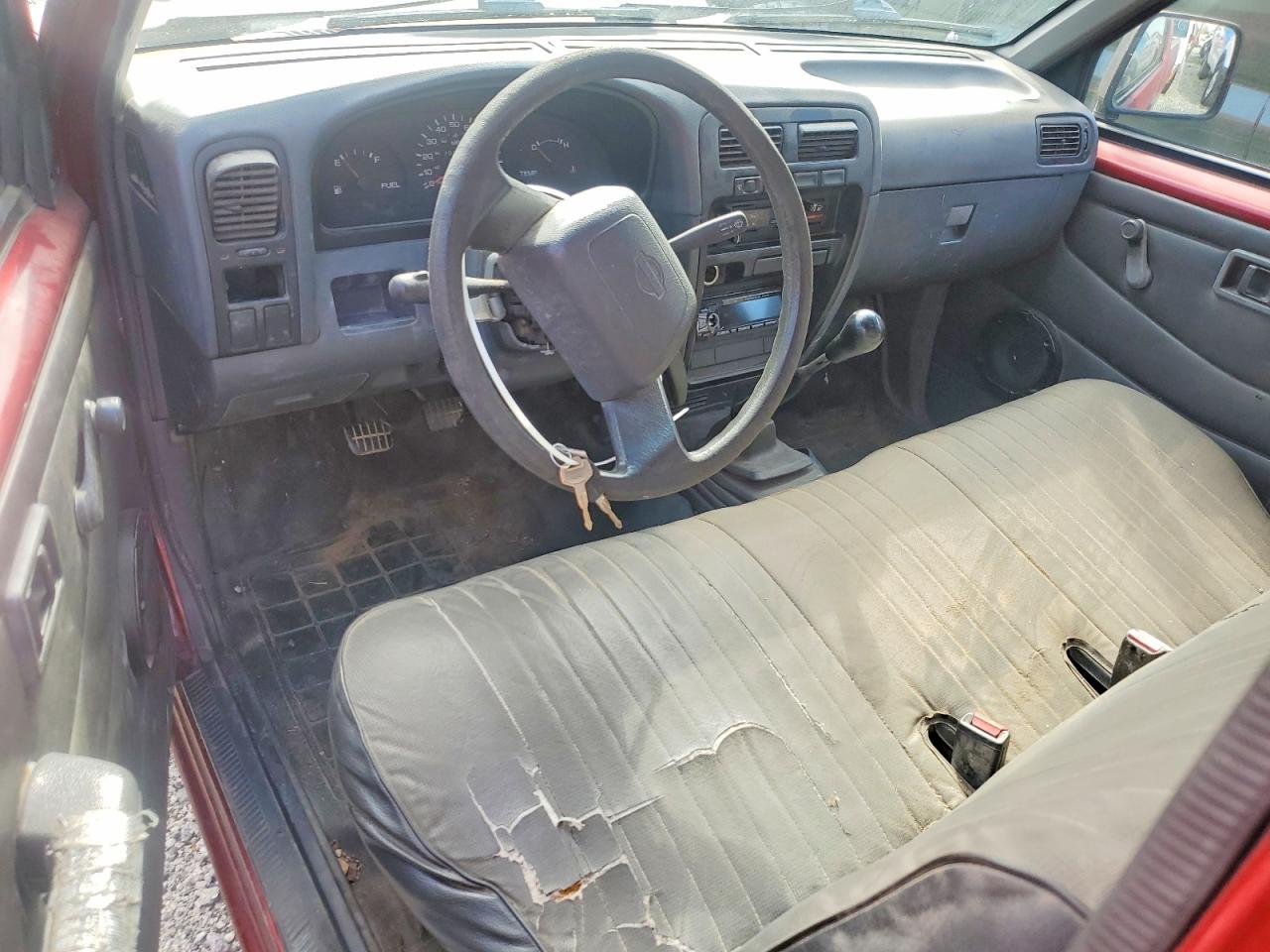 1994 NISSAN TRUCK BASE photo 22
