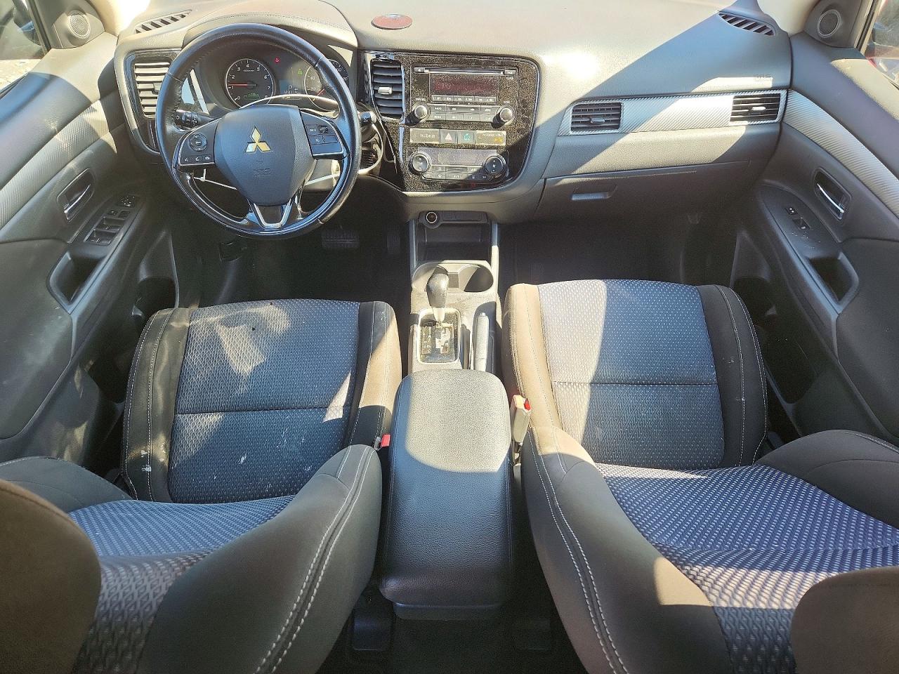 2016 MITSUBISHI OUTLANDER ES photo 8