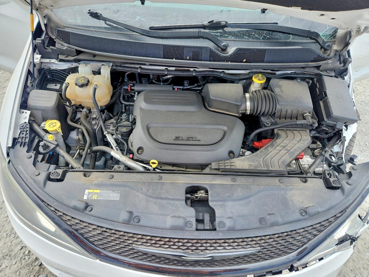 2019 CHRYSLER PACIFICA TOURING L photo 12