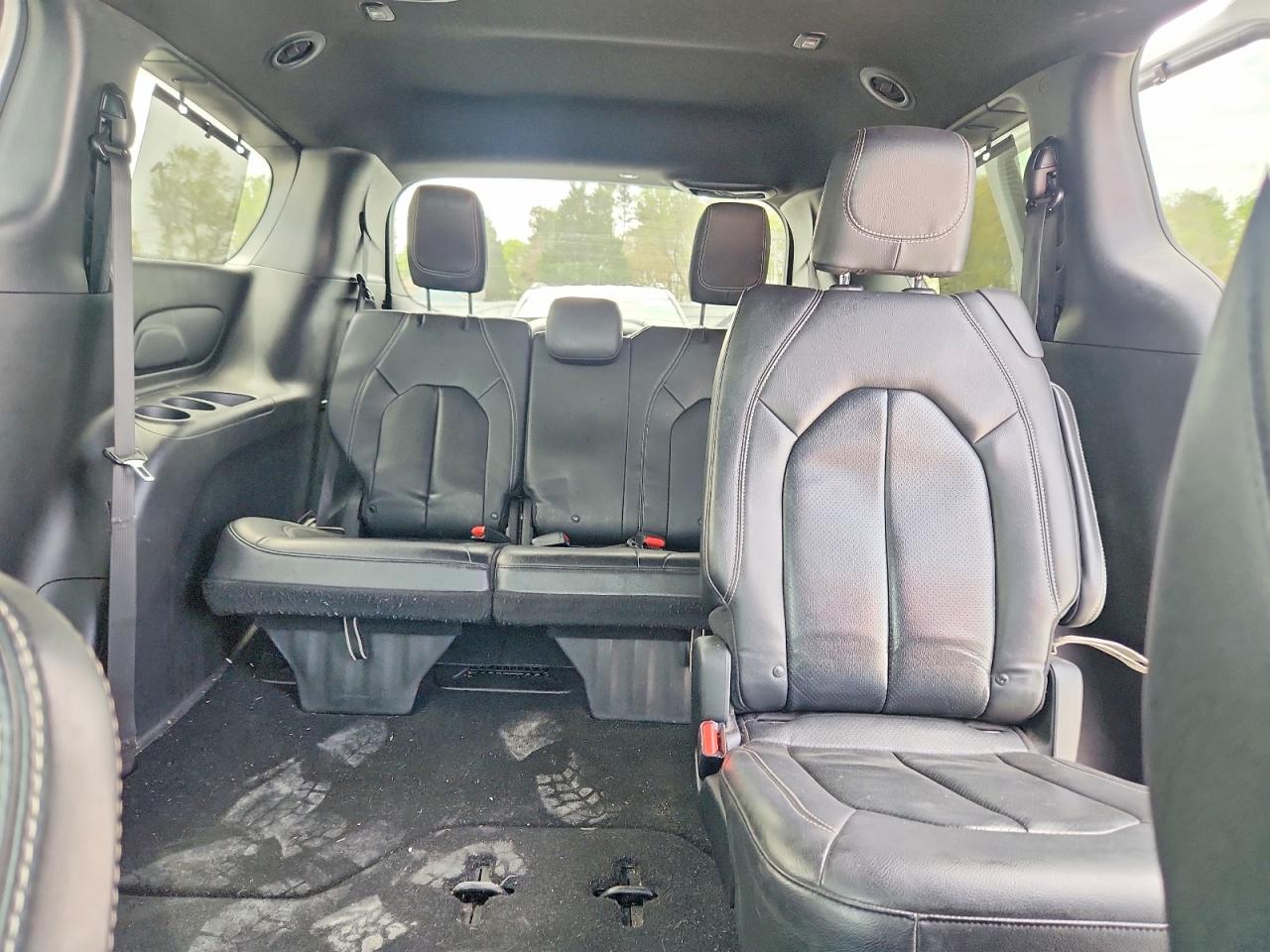 2019 CHRYSLER PACIFICA TOURING L photo 10