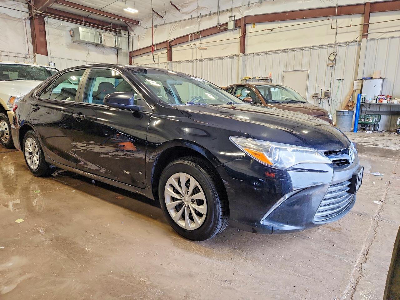 2017 TOYOTA CAMRY LE photo 7