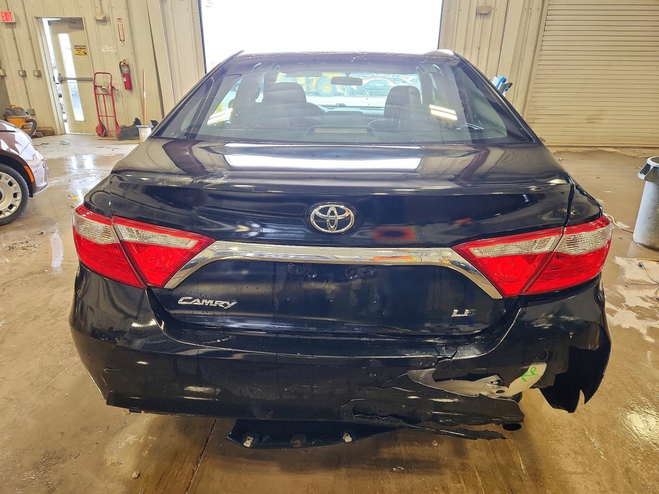 2017 TOYOTA CAMRY LE photo 11