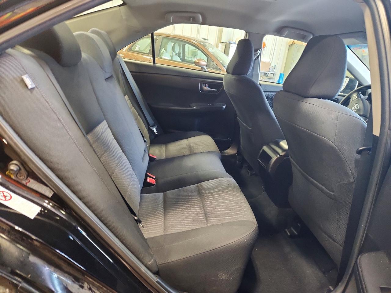 2017 TOYOTA CAMRY LE photo 19