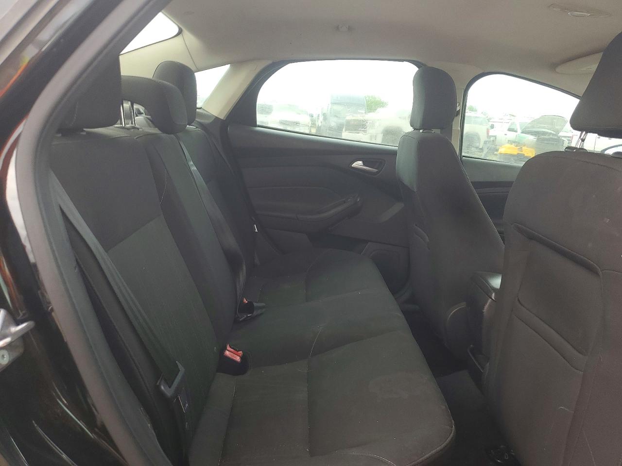 2015 FORD FOCUS SE photo 19