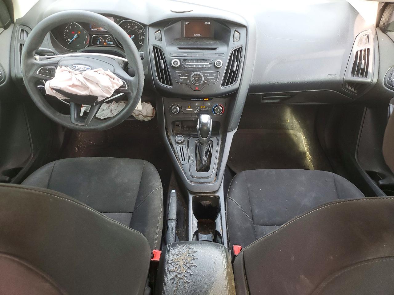 2015 FORD FOCUS SE photo 15