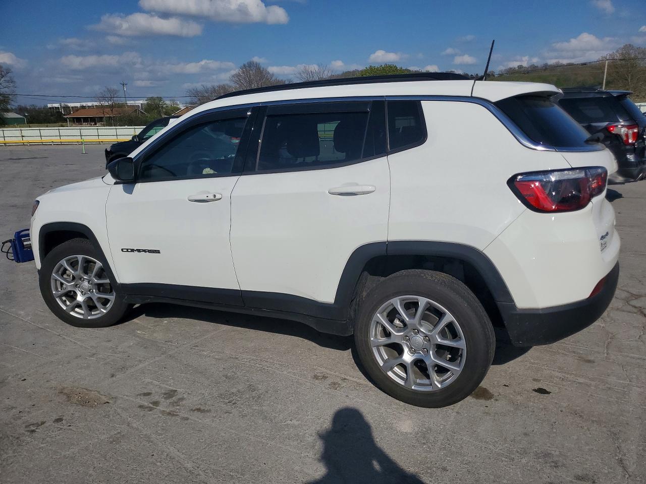 2024 JEEP COMPASS LATITUDE LUX photo 4