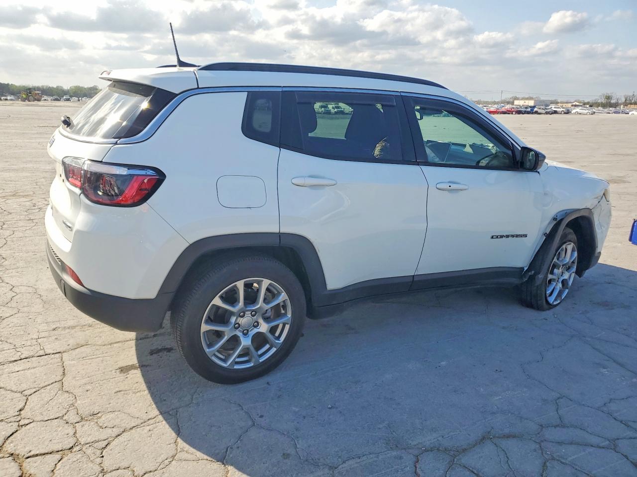 2024 JEEP COMPASS LATITUDE LUX photo 7