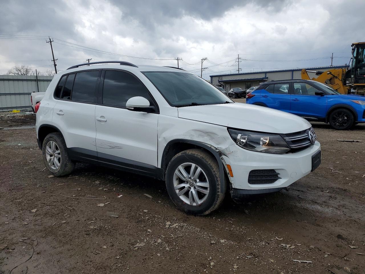 2017 VOLKSWAGEN TIGUAN S photo 10