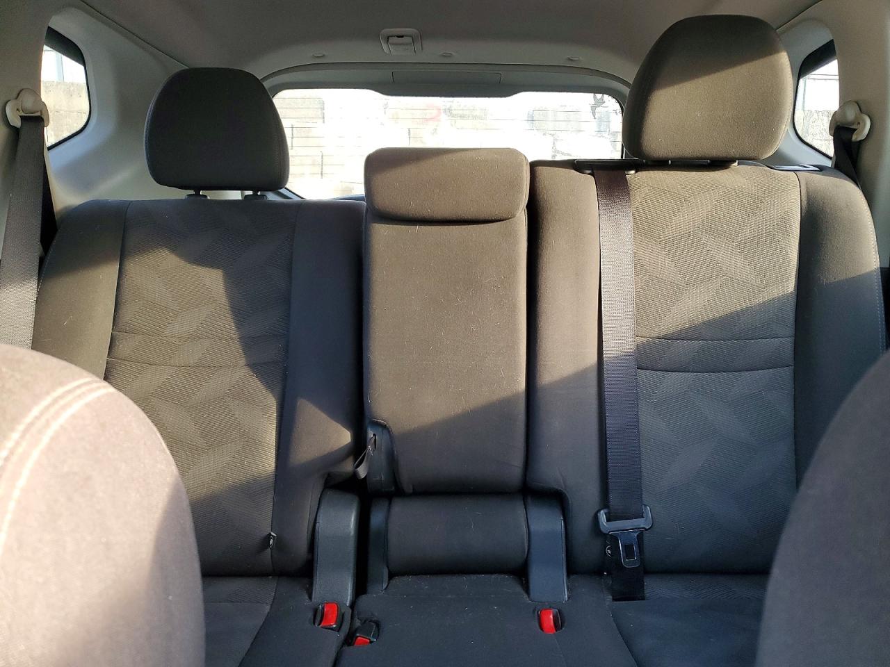 2016 NISSAN ROGUE S photo 19