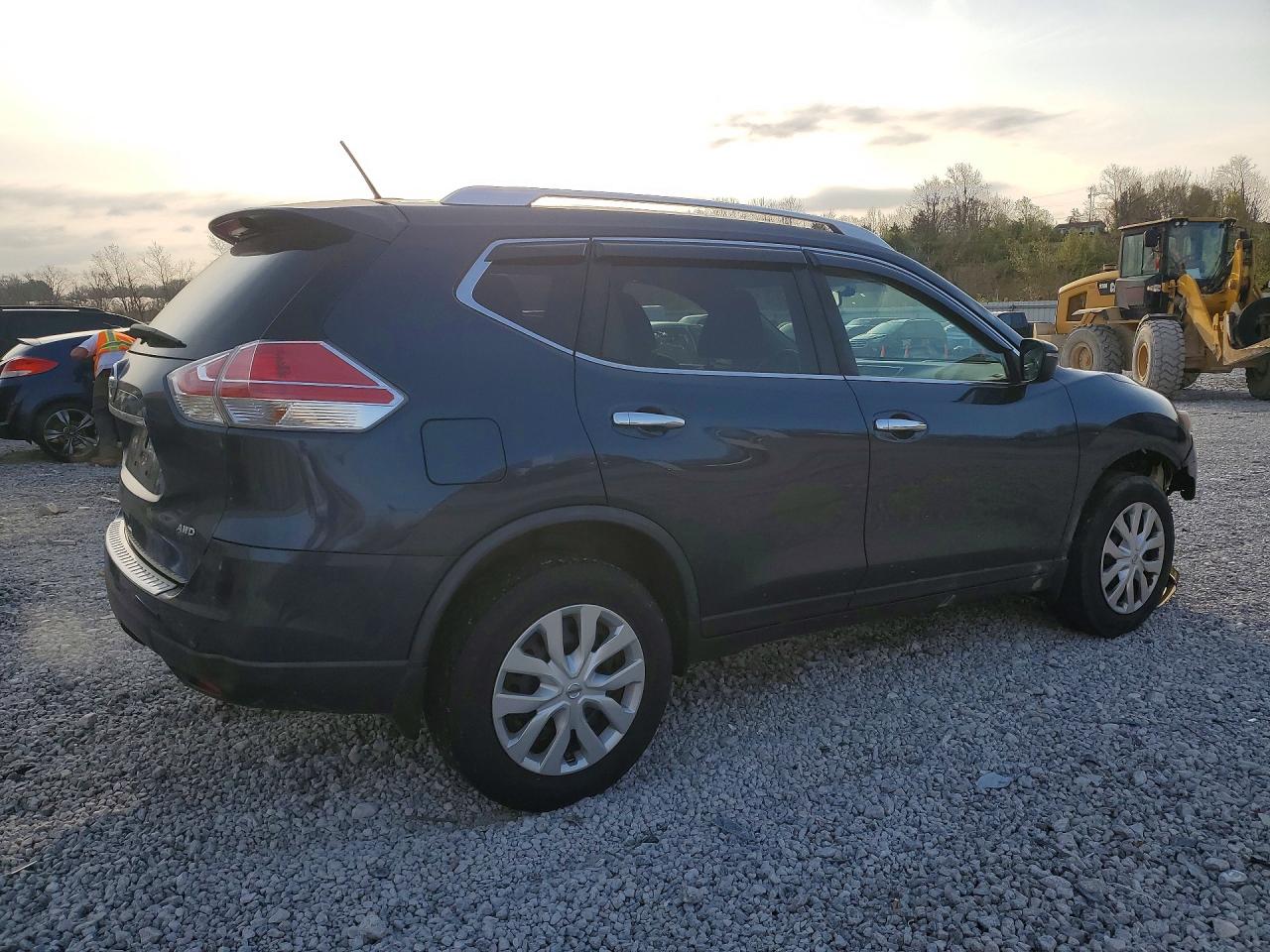 2016 NISSAN ROGUE S photo 5