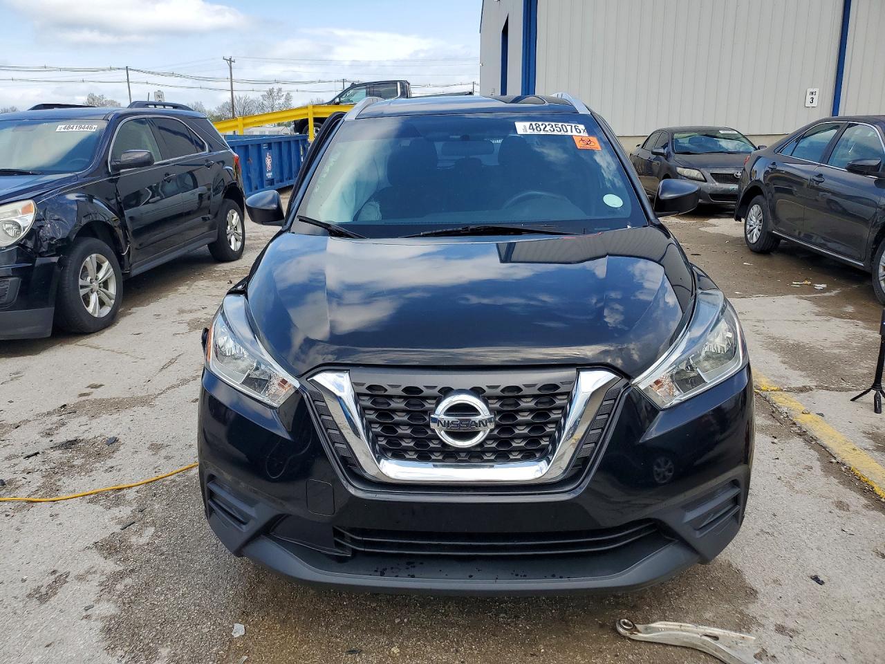 2018 NISSAN KICKS S photo 9